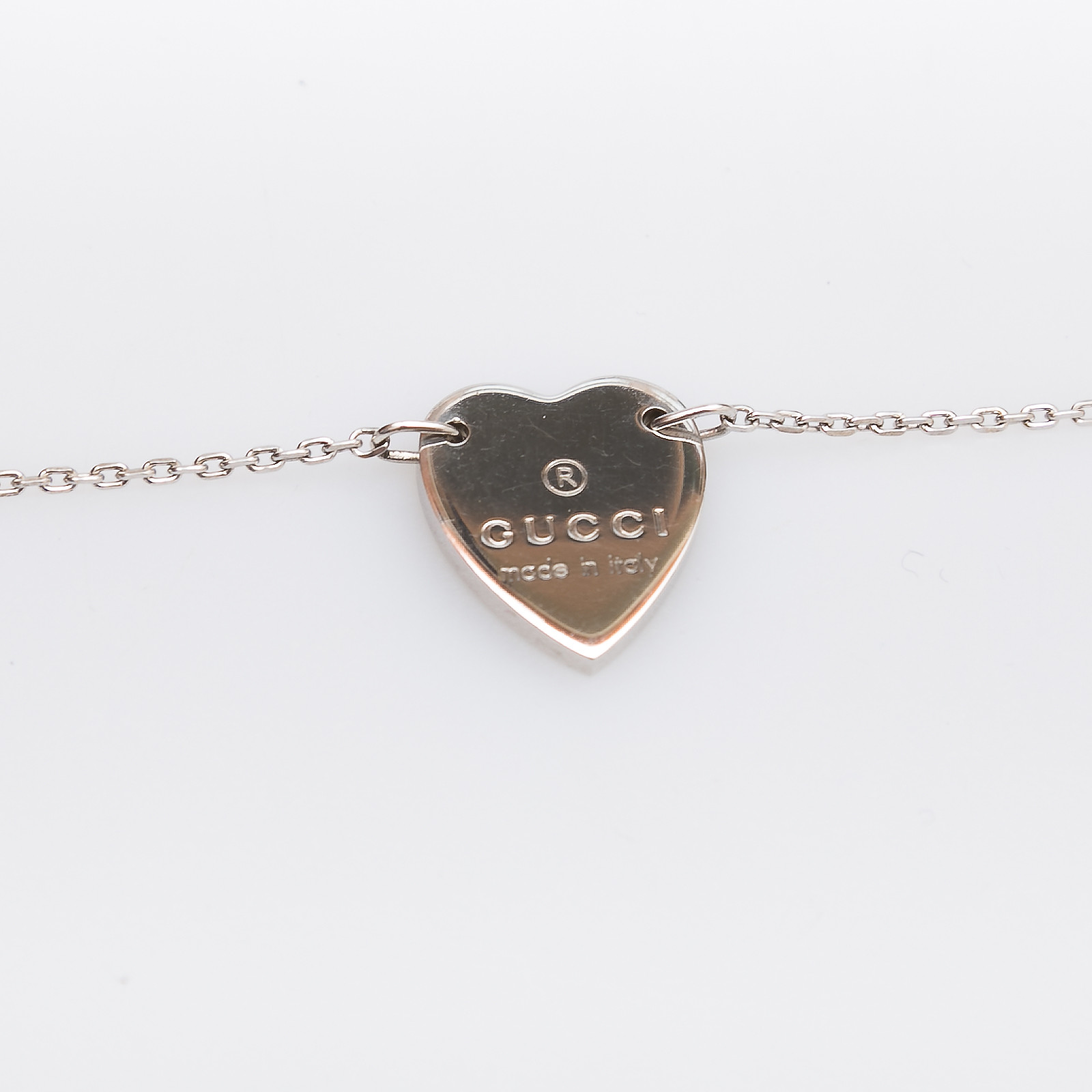 Колье серебряного цвета Gucci - фото из каталога магазина брендовой одежды Second Friend Store Колье Gucci - купить оригинал в секонд-хенде SFS - 5