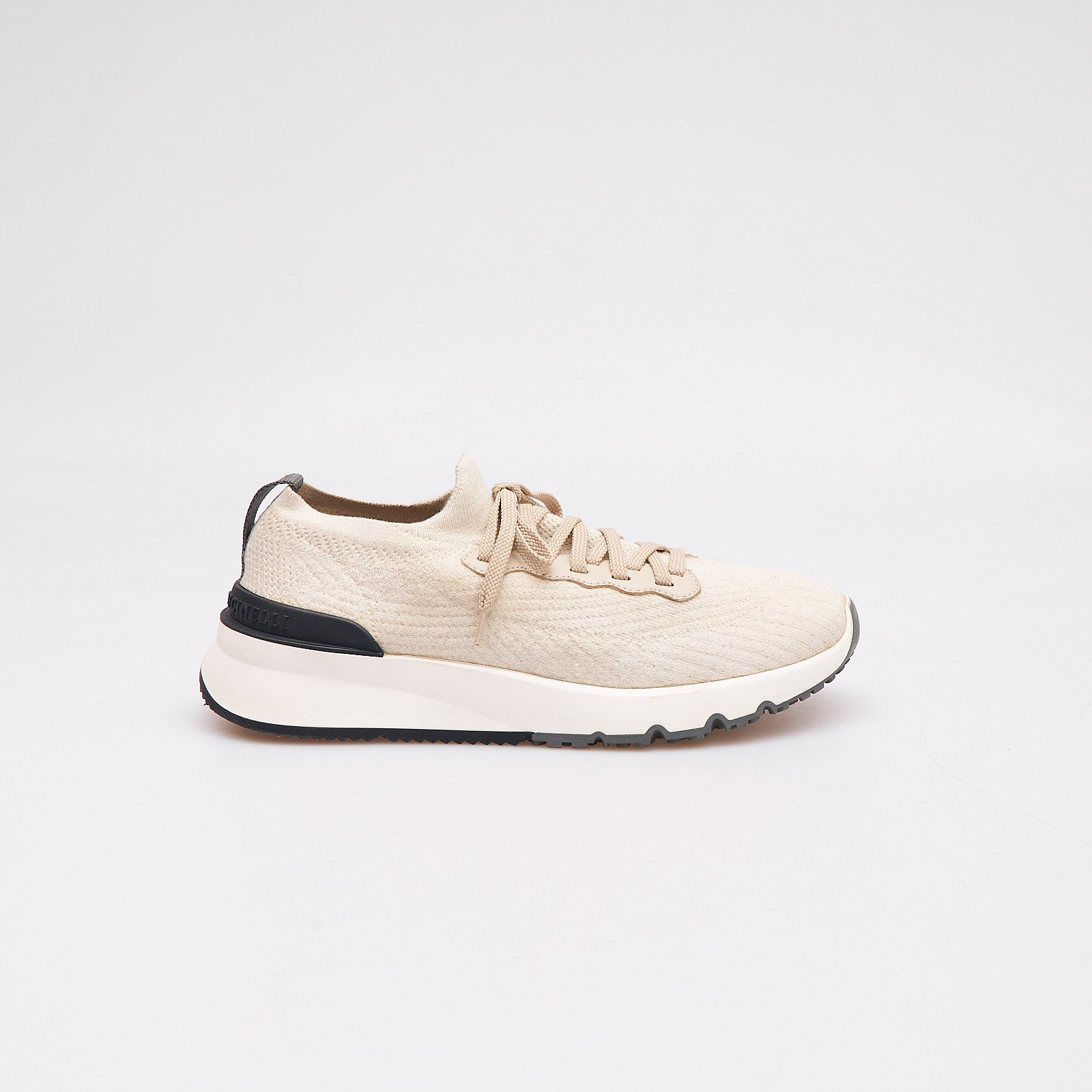 Кроссовки бежевого цвета Brunello Cucinelli - фото из каталога магазина брендовой одежды Second Friend Store Кроссовки Brunello Cucinelli - купить оригинал в секонд-хенде SFS - 1