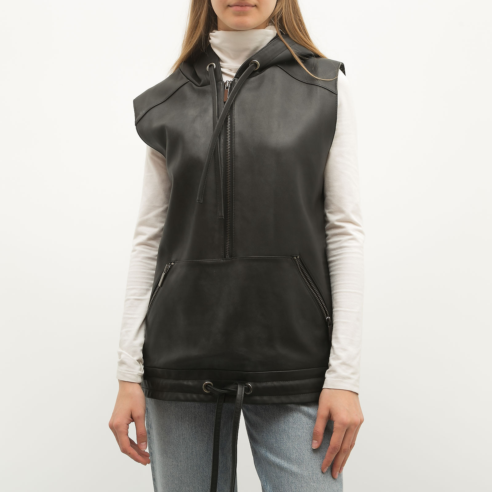 Жилет черного цвета Thomas Wylde - фото из каталога магазина брендовой одежды Second Friend Store Жилет Thomas Wylde - купить оригинал в секонд-хенде SFS - 1