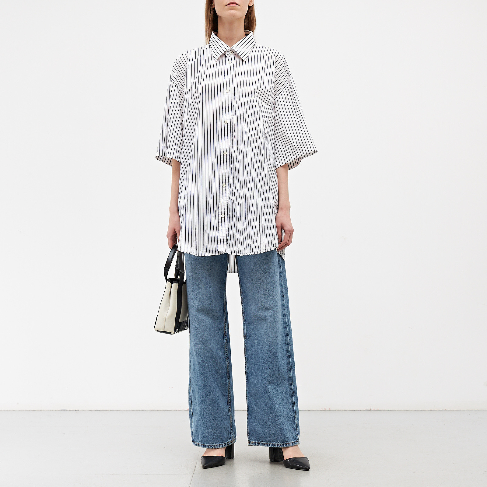 Рубашка белого цвета Balenciaga - фото из каталога магазина брендовой одежды Second Friend Store Рубашка Balenciaga - купить оригинал в секонд-хенде SFS - 3
