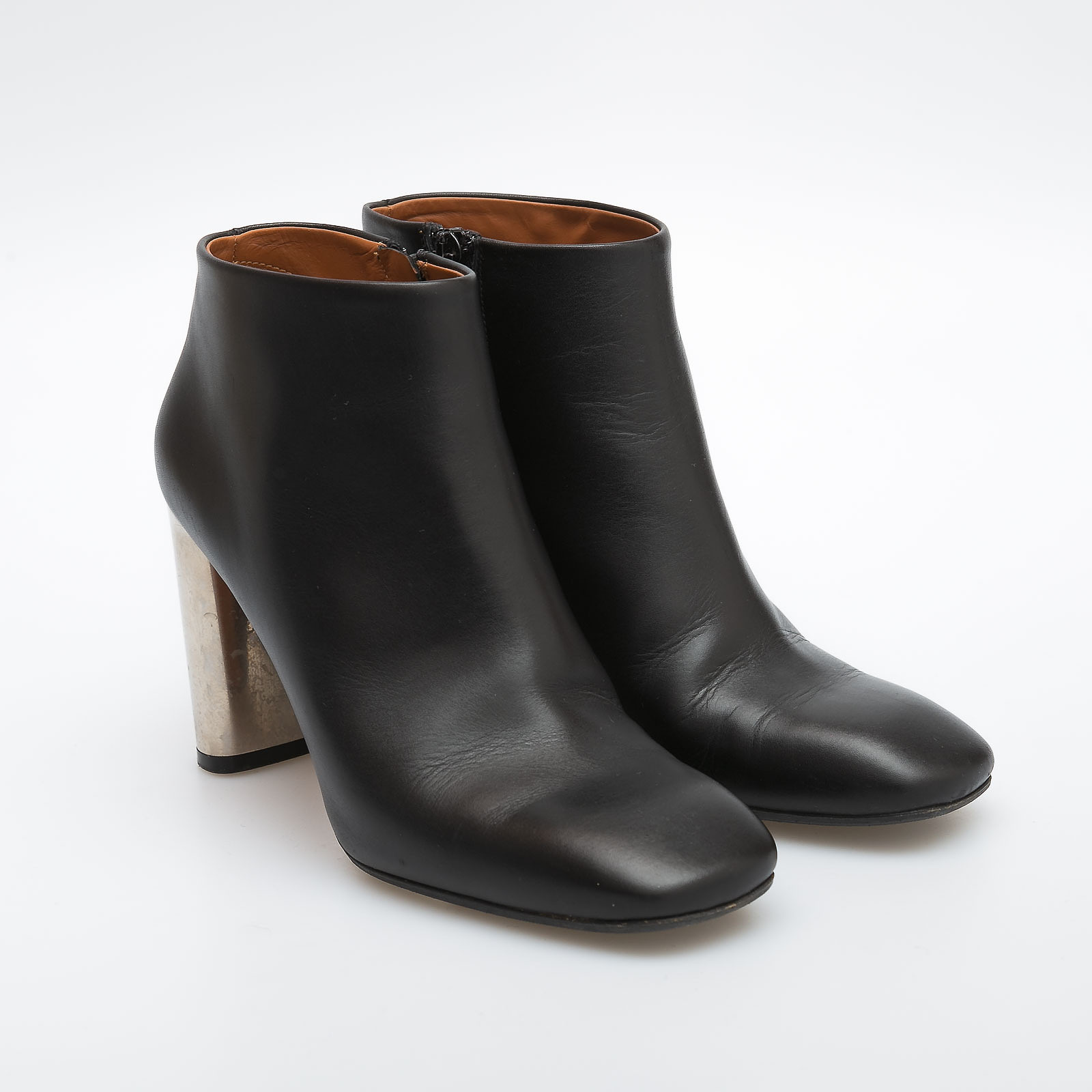 Ботильоны черного цвета Celine - фото из каталога магазина брендовой одежды Second Friend Store Ботильоны Celine - купить оригинал в секонд-хенде SFS - 2