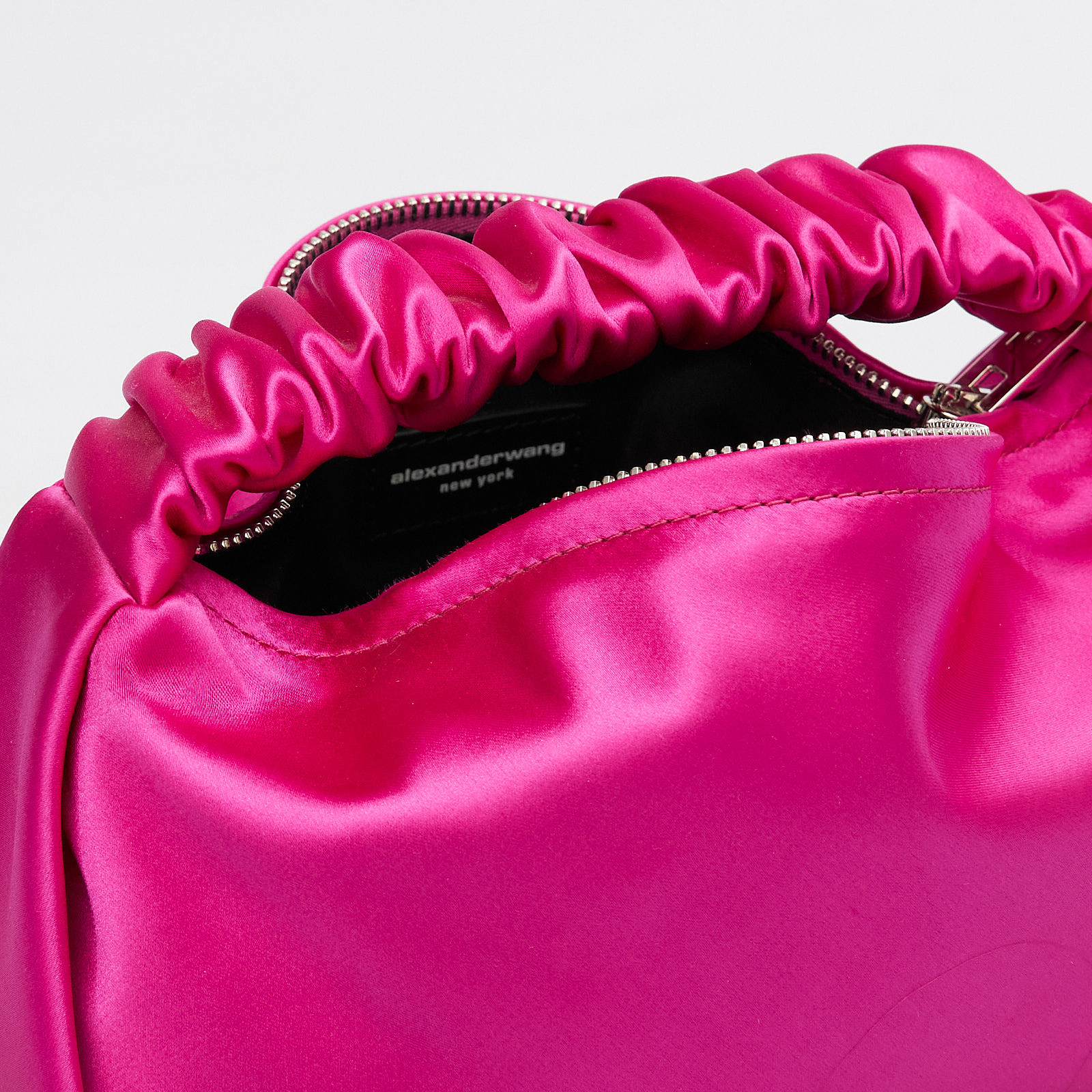 Сумка  розового цвета Alexander Wang - фото из каталога магазина брендовой одежды Second Friend Store Сумка Alexander Wang - купить оригинал в секонд-хенде SFS - 6