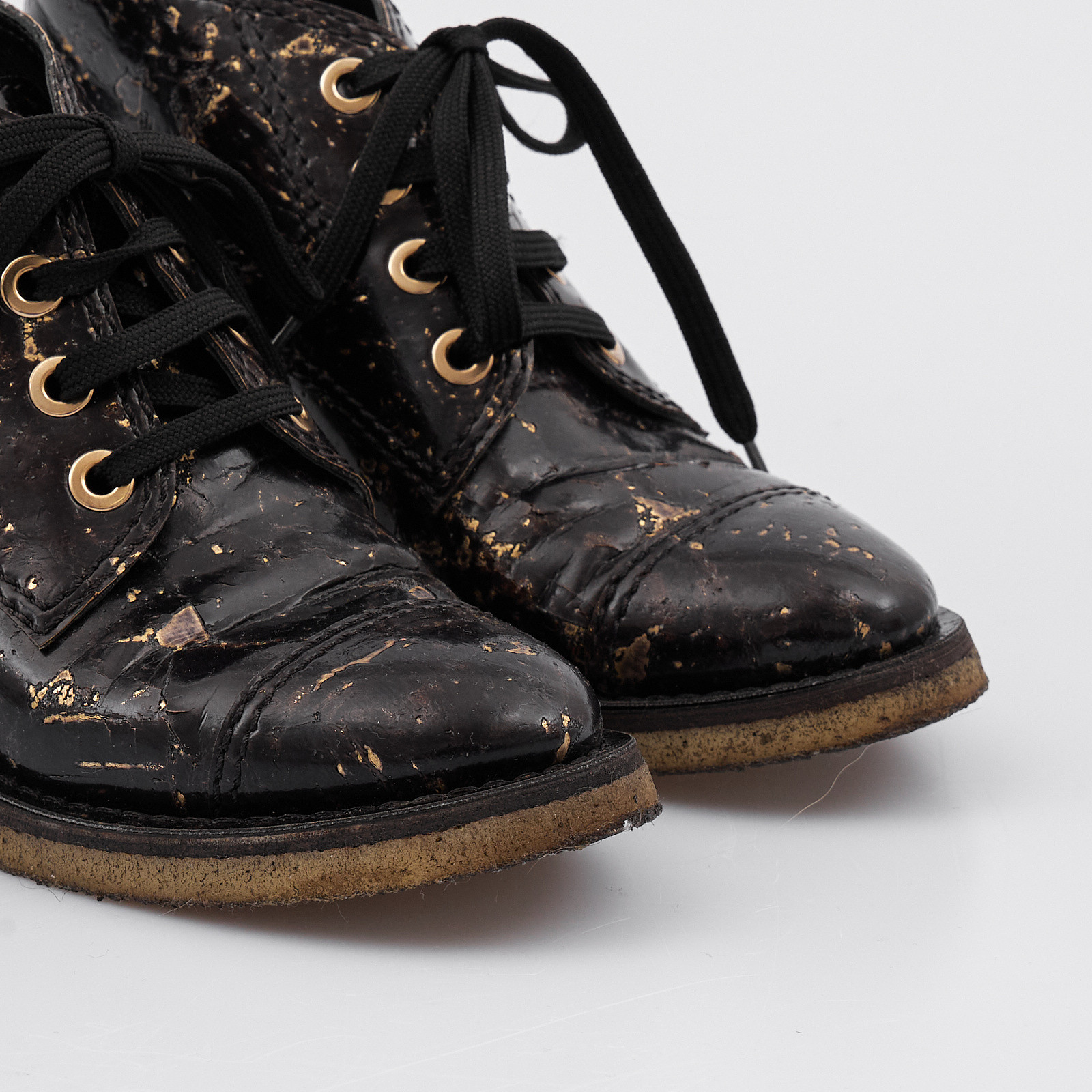 Ботинки черного цвета Chanel - фото из каталога магазина брендовой одежды Second Friend Store Ботинки Chanel - купить оригинал в секонд-хенде SFS - 4