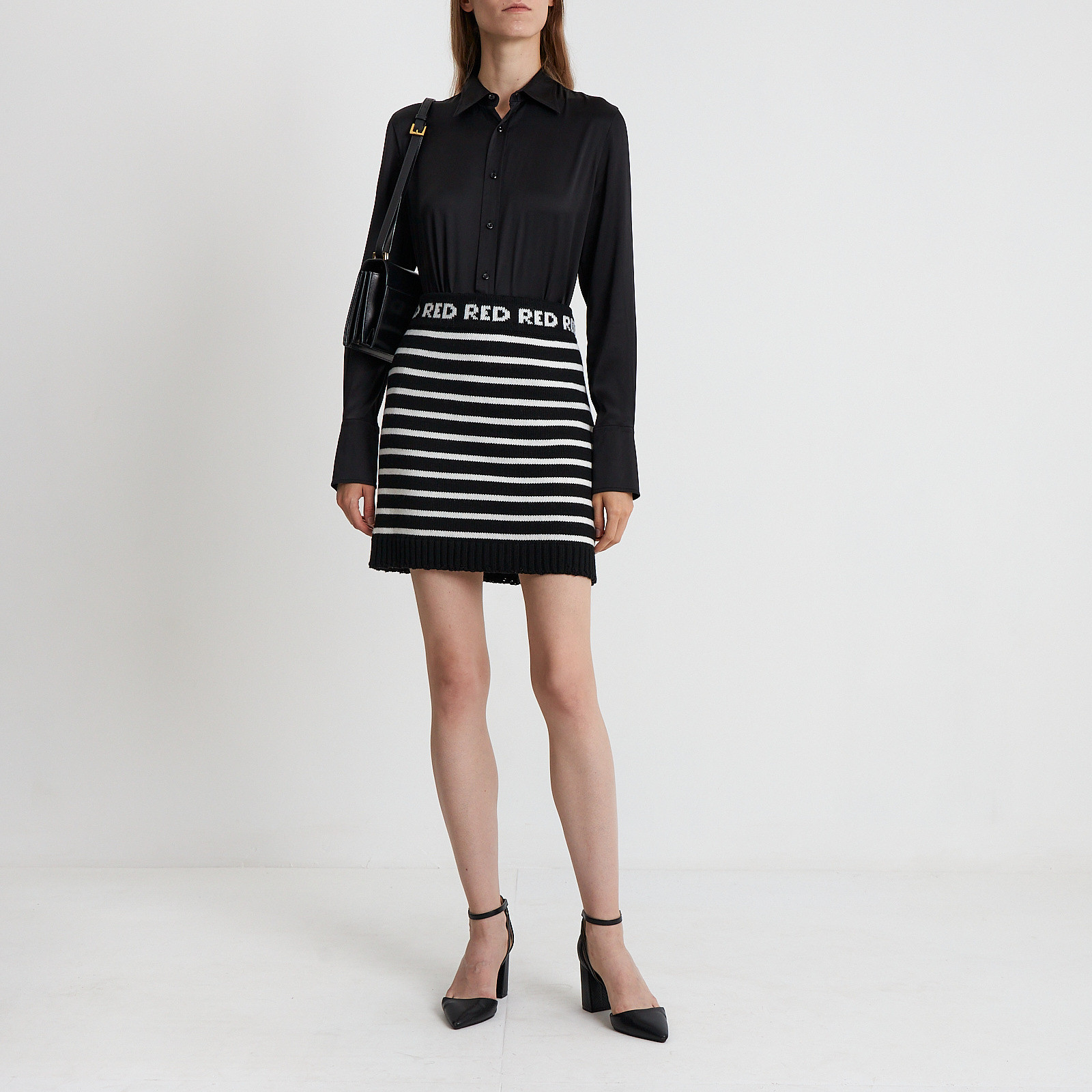 Юбка черного цвета Red Valentino - фото из каталога магазина брендовой одежды Second Friend Store Юбка Red Valentino - купить оригинал в секонд-хенде SFS - 2