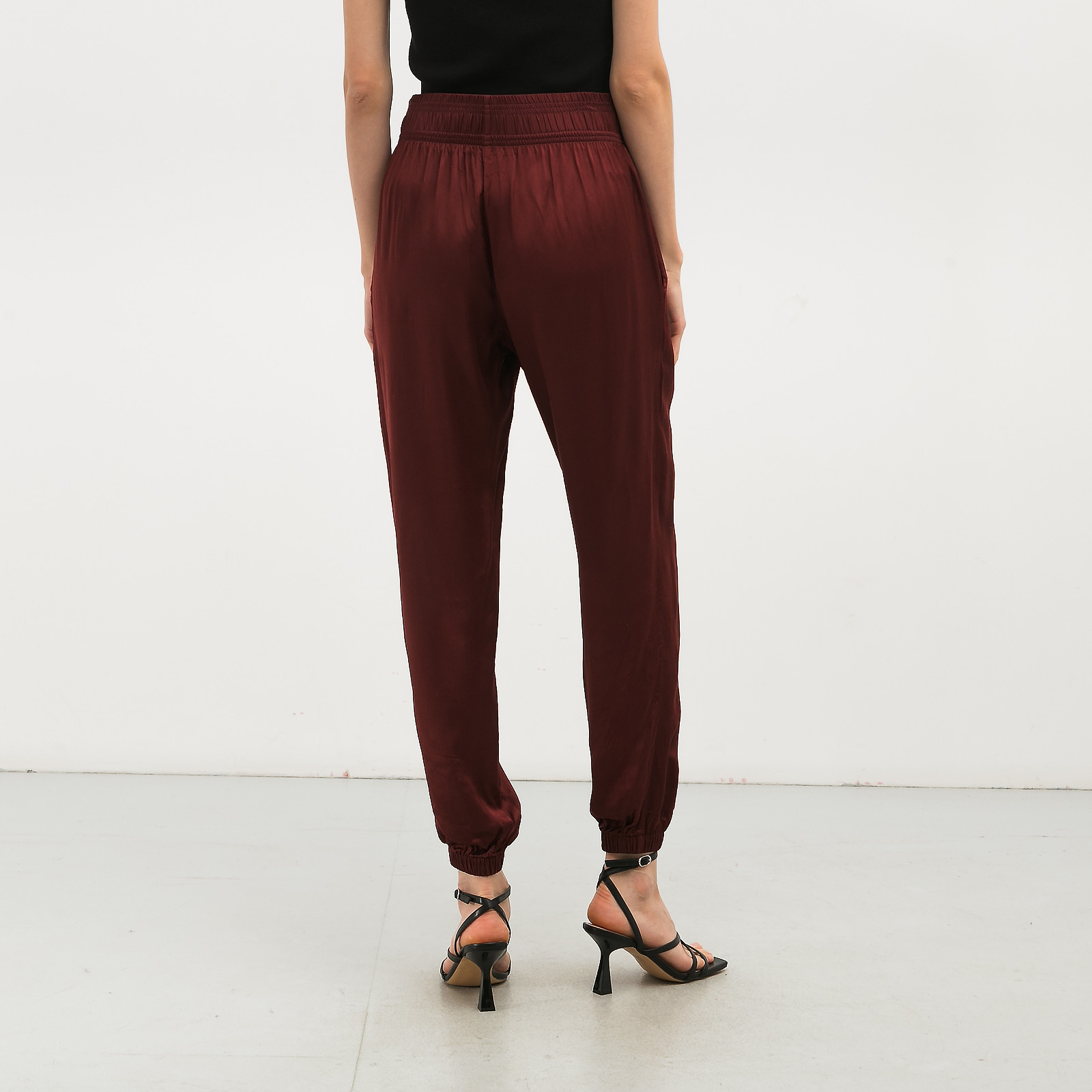 Брюки бордового цвета Celine - фото из каталога магазина брендовой одежды Second Friend Store Брюки Celine - купить оригинал в секонд-хенде SFS - 3