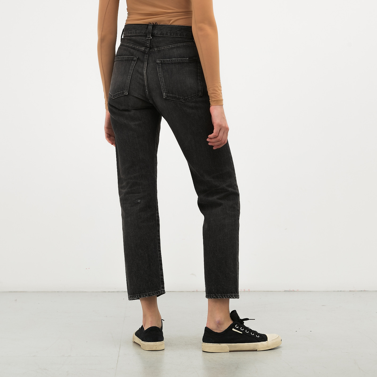 Джинсы серого цвета Saint Laurent - фото из каталога магазина брендовой одежды Second Friend Store Джинсы Saint Laurent - купить оригинал в секонд-хенде SFS - 2