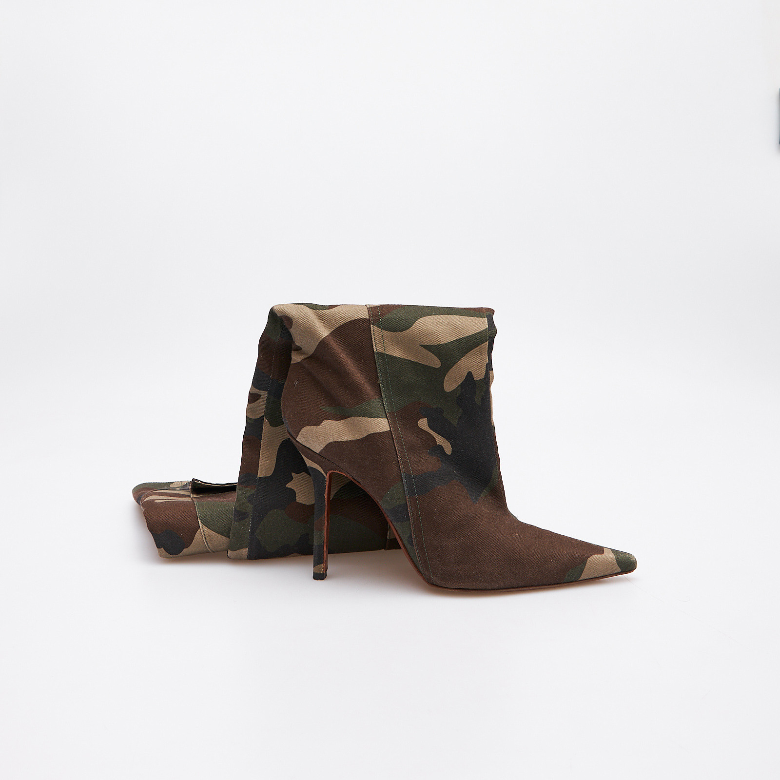 Ботфорты  зеленого цвета Vetements - фото из каталога магазина брендовой одежды Second Friend Store Ботфорты Vetements - купить оригинал в секонд-хенде SFS - 1