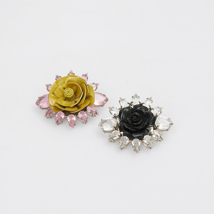 Заколки Prada