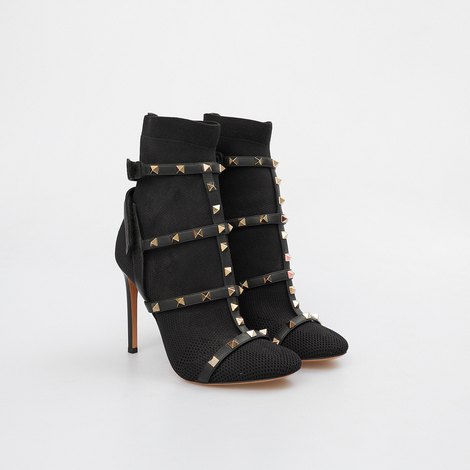 Ботильоны черного цвета Valentino - фото из каталога магазина брендовой одежды Second Friend Store Ботильоны Valentino - купить оригинал в секонд-хенде SFS - 2