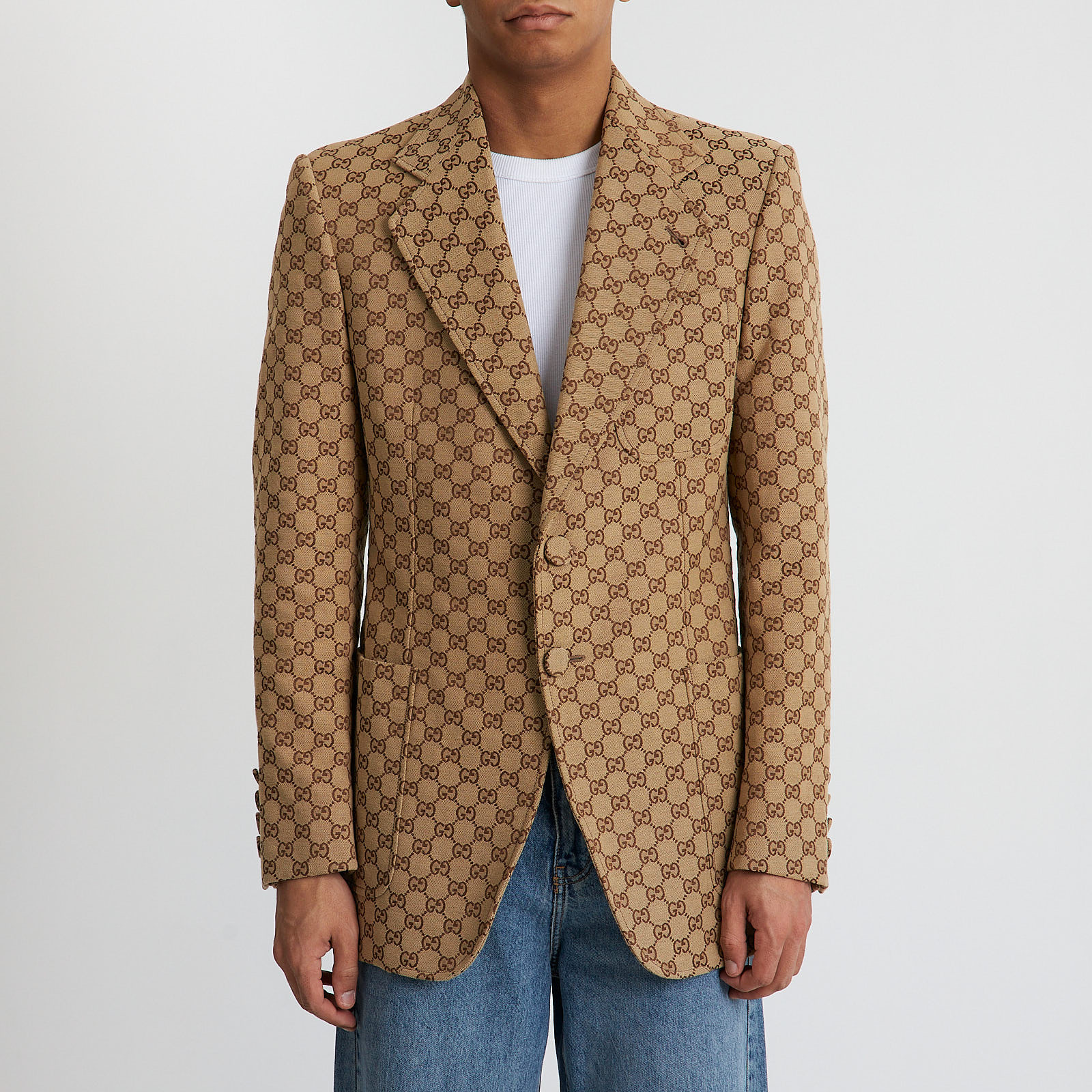Пиджак бежевого цвета Gucci - фото из каталога магазина брендовой одежды Second Friend Store Пиджак Gucci - купить оригинал в секонд-хенде SFS - 1