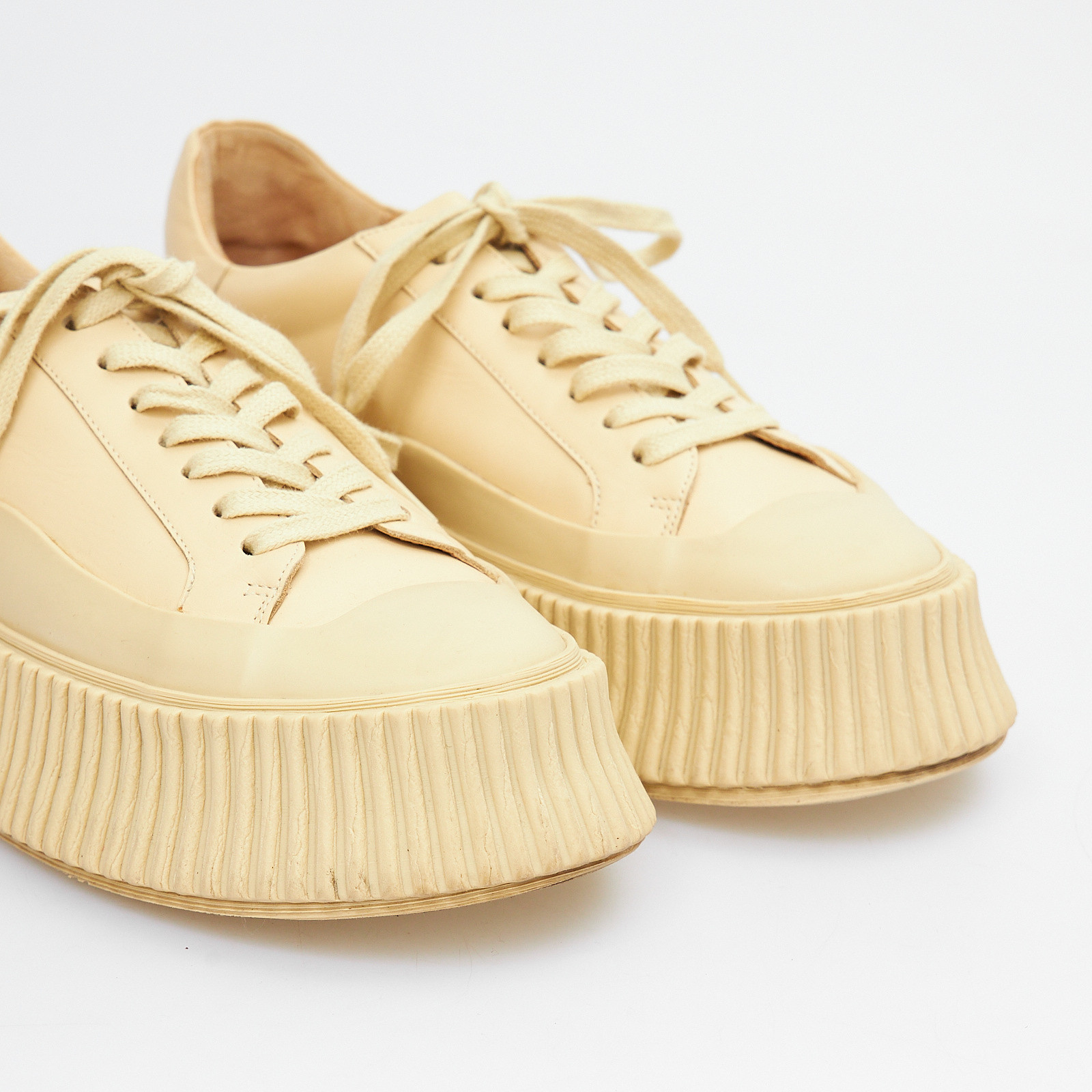 Кеды бежевого цвета Jil Sander - фото из каталога магазина брендовой одежды Second Friend Store Кеды Jil Sander - купить оригинал в секонд-хенде SFS - 4