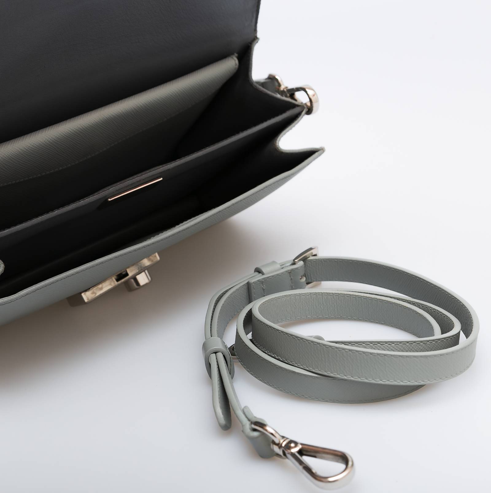 Сумка Prada - купить оригинал в секонд-хенде SFS - 4