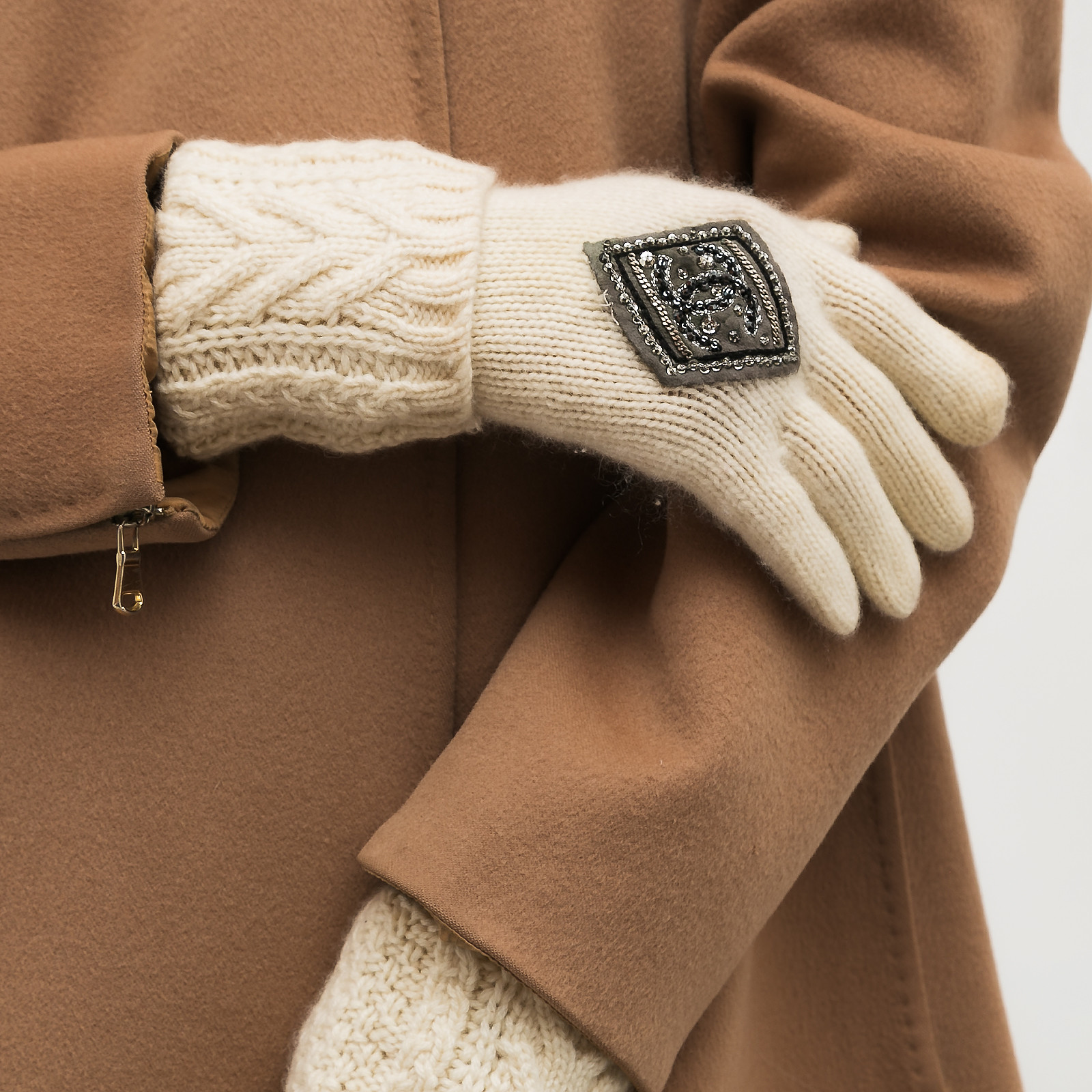 Перчатки Chanel - купить оригинал в секонд-хенде SFS - 4