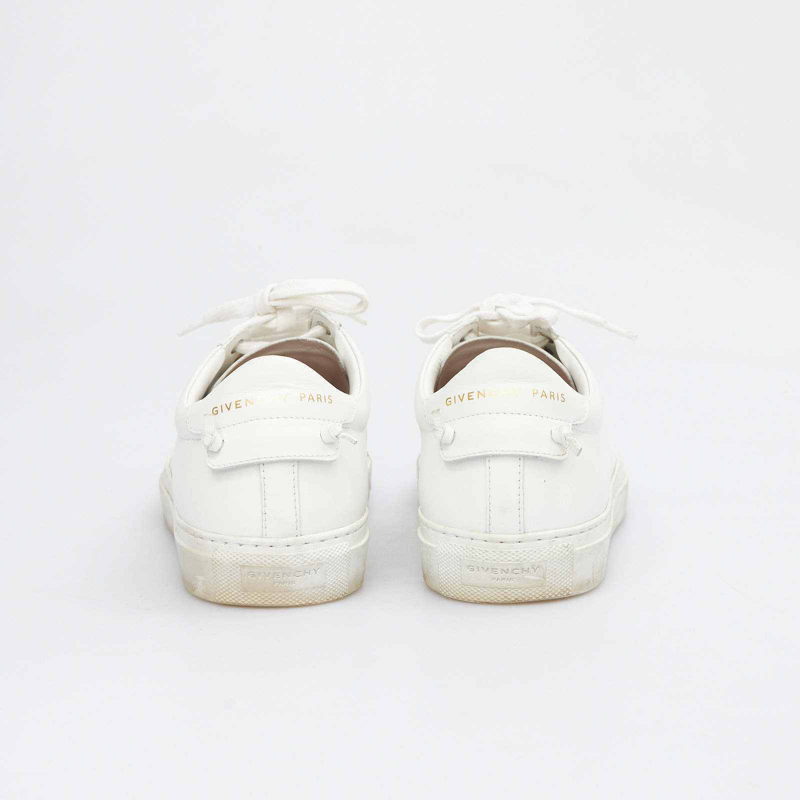 Кеды белого цвета Givenchy - фото из каталога магазина брендовой одежды Second Friend Store Кеды Givenchy - купить оригинал в секонд-хенде SFS - 3