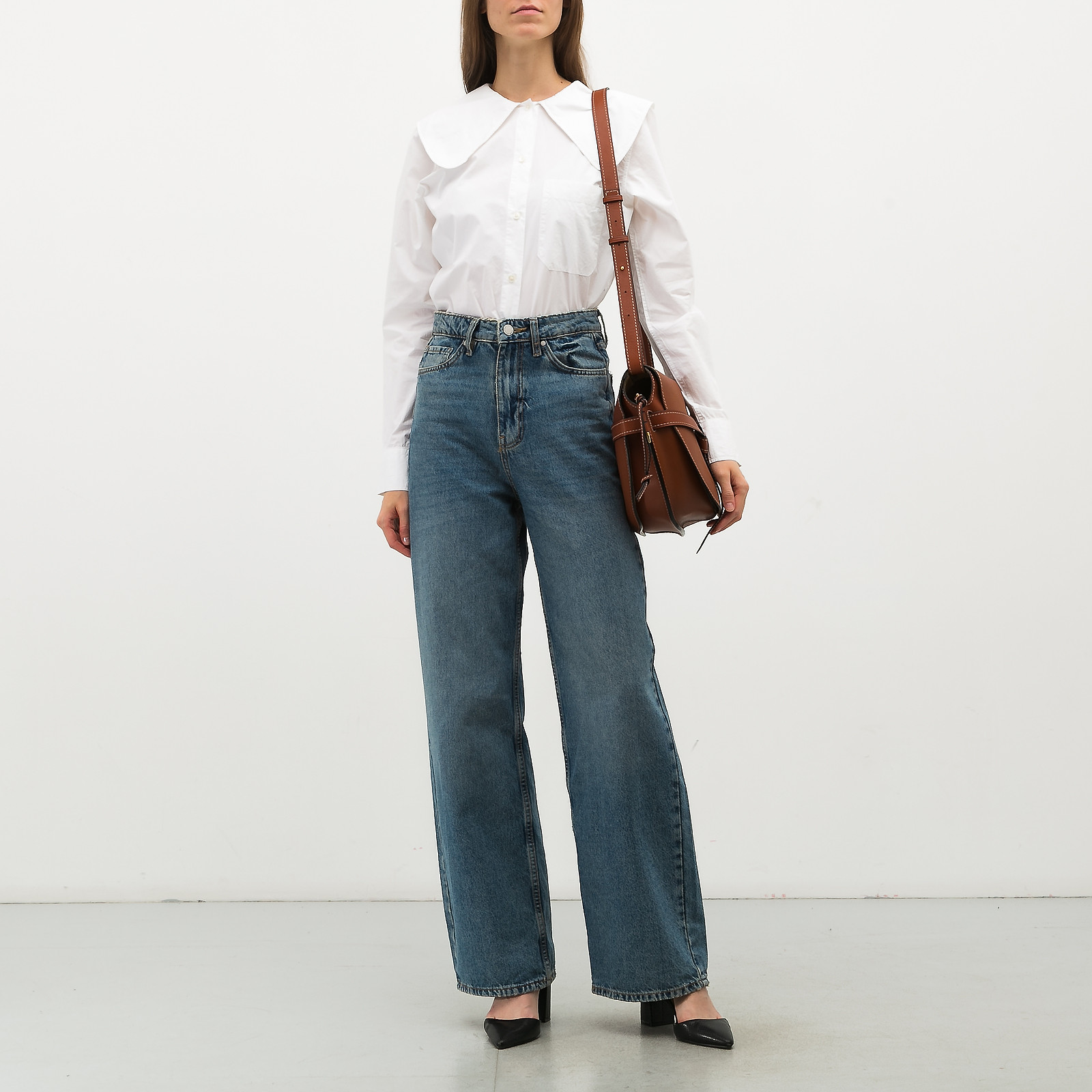 Блуза белого цвета JW Anderson - фото из каталога магазина брендовой одежды Second Friend Store Блуза JW Anderson - купить оригинал в секонд-хенде SFS - 3