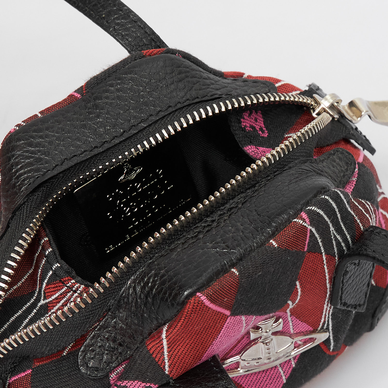 Сумка  черного цвета Vivienne Westwood - фото из каталога магазина брендовой одежды Second Friend Store Сумка Vivienne Westwood - купить оригинал в секонд-хенде SFS - 7