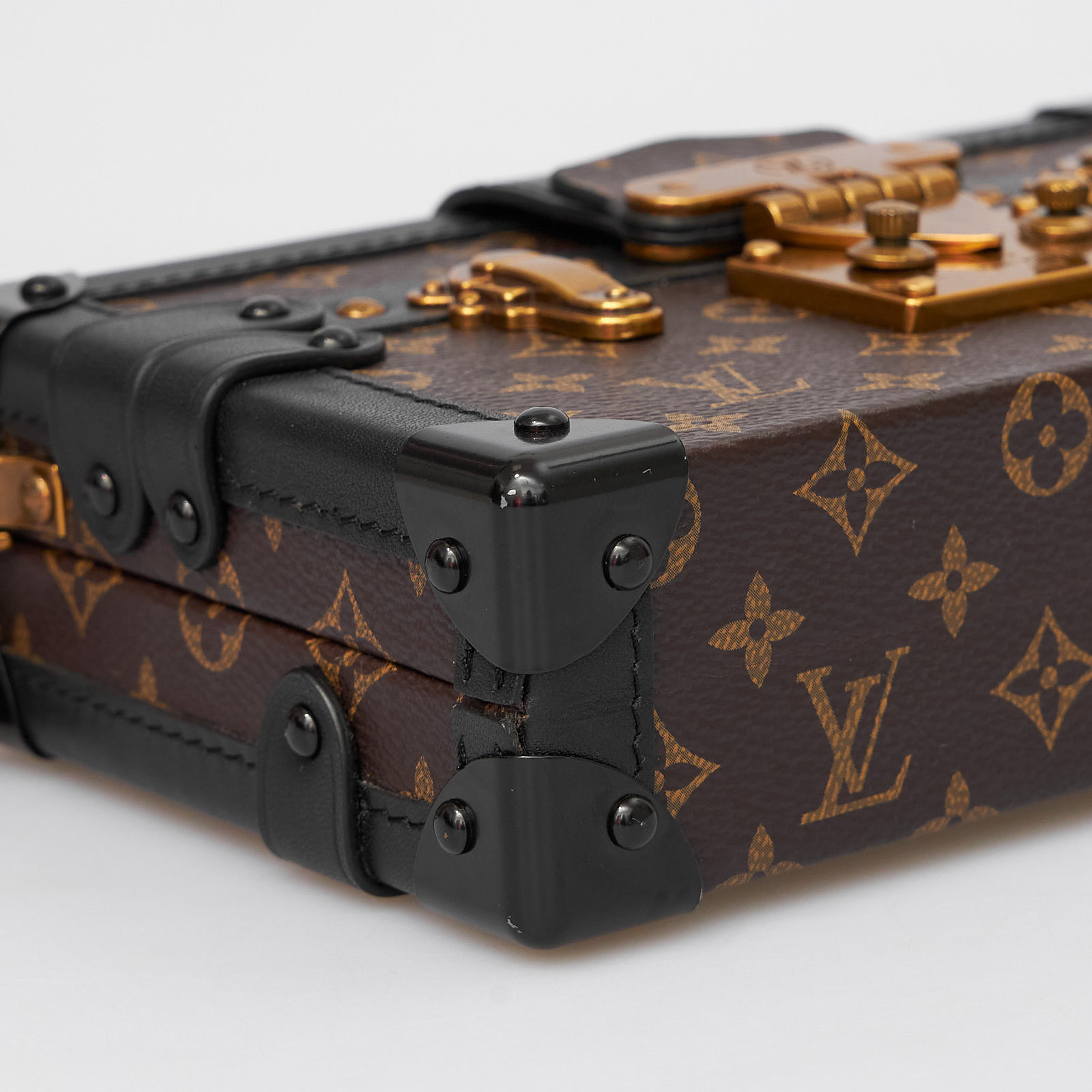 Сумка коричневого цвета Louis Vuitton - фото из каталога магазина брендовой одежды Second Friend Store Сумка Louis Vuitton - купить оригинал в секонд-хенде SFS - 6