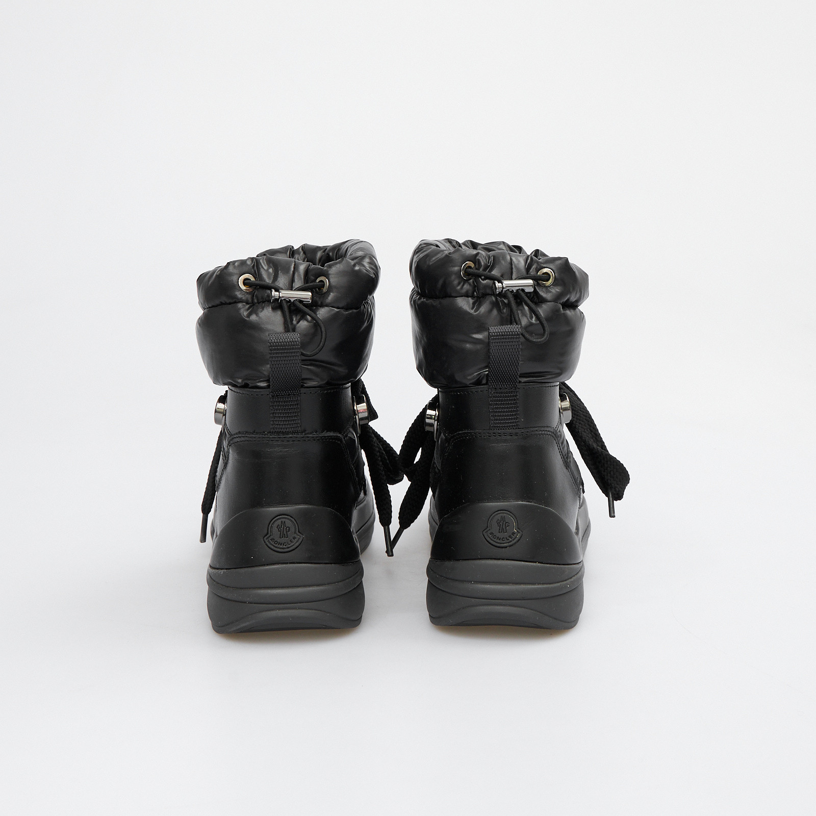 Сапоги черного цвета Moncler - фото из каталога магазина брендовой одежды Second Friend Store Сапоги Moncler - купить оригинал в секонд-хенде SFS - 3