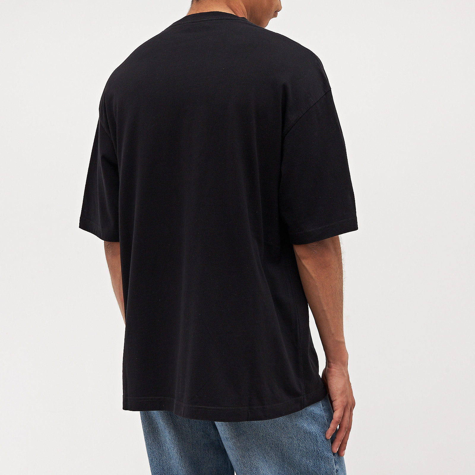 Футболка черного цвета Balenciaga - фото из каталога магазина брендовой одежды Second Friend Store Футболка Balenciaga - купить оригинал в секонд-хенде SFS - 3