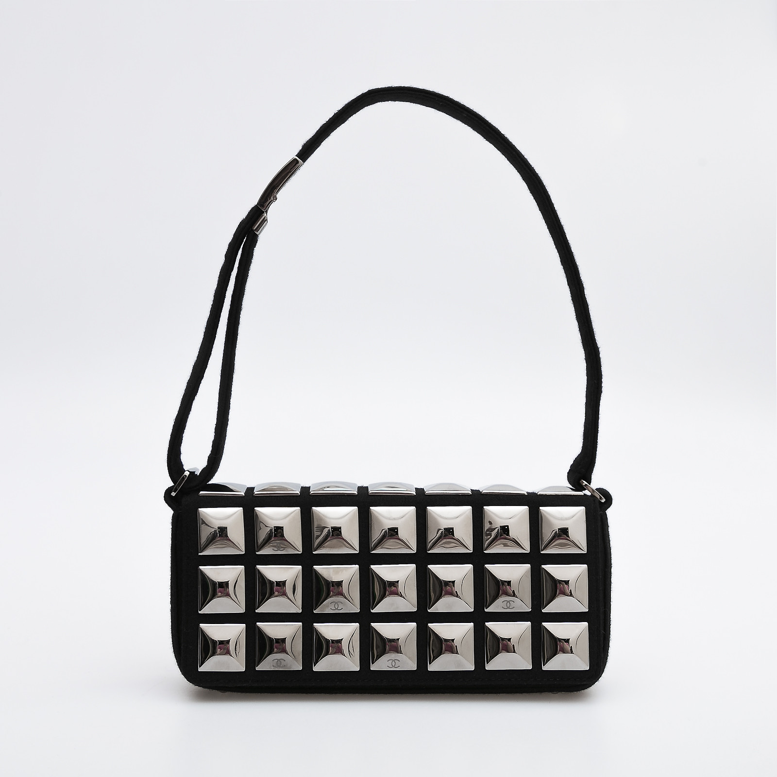 Сумка Chanel - купить оригинал в секонд-хенде SFS - 1