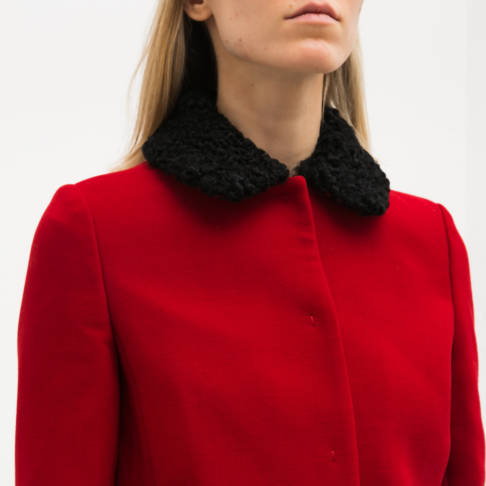 Жакет  красного цвета Miu Miu - фото из каталога магазина брендовой одежды Second Friend Store Жакет Miu Miu - купить оригинал в секонд-хенде SFS - 4