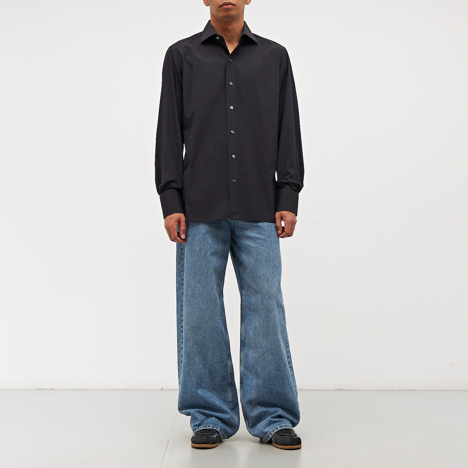 Рубашка черного цвета Tom Ford - фото из каталога магазина брендовой одежды Second Friend Store Рубашка Tom Ford - купить оригинал в секонд-хенде SFS - 2