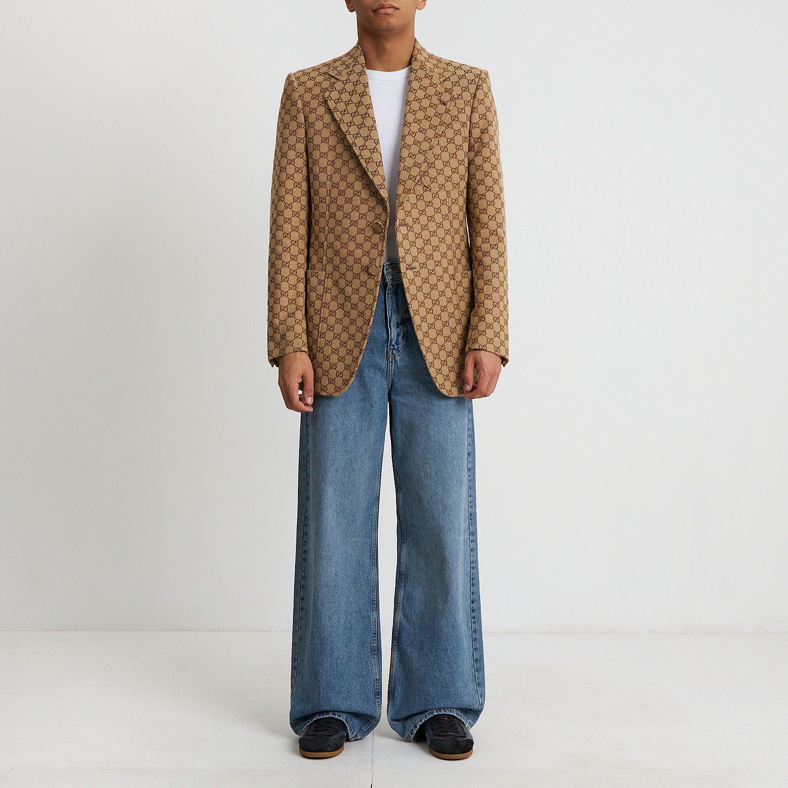 Пиджак бежевого цвета Gucci - фото из каталога магазина брендовой одежды Second Friend Store Пиджак Gucci - купить оригинал в секонд-хенде SFS - 2