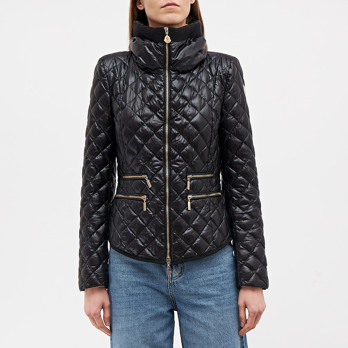 Пуховик Moncler