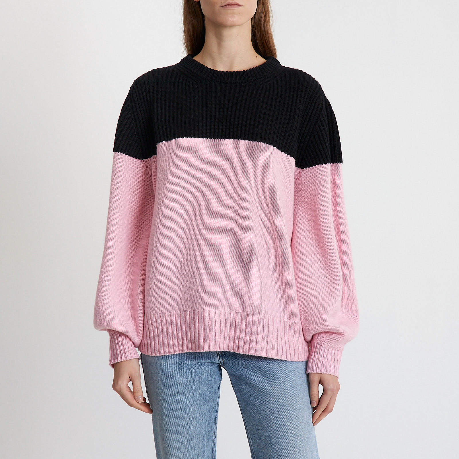 Свитер черного цвета Alexander McQueen - фото из каталога магазина брендовой одежды Second Friend Store Свитер Alexander McQueen - купить оригинал в секонд-хенде SFS - 1