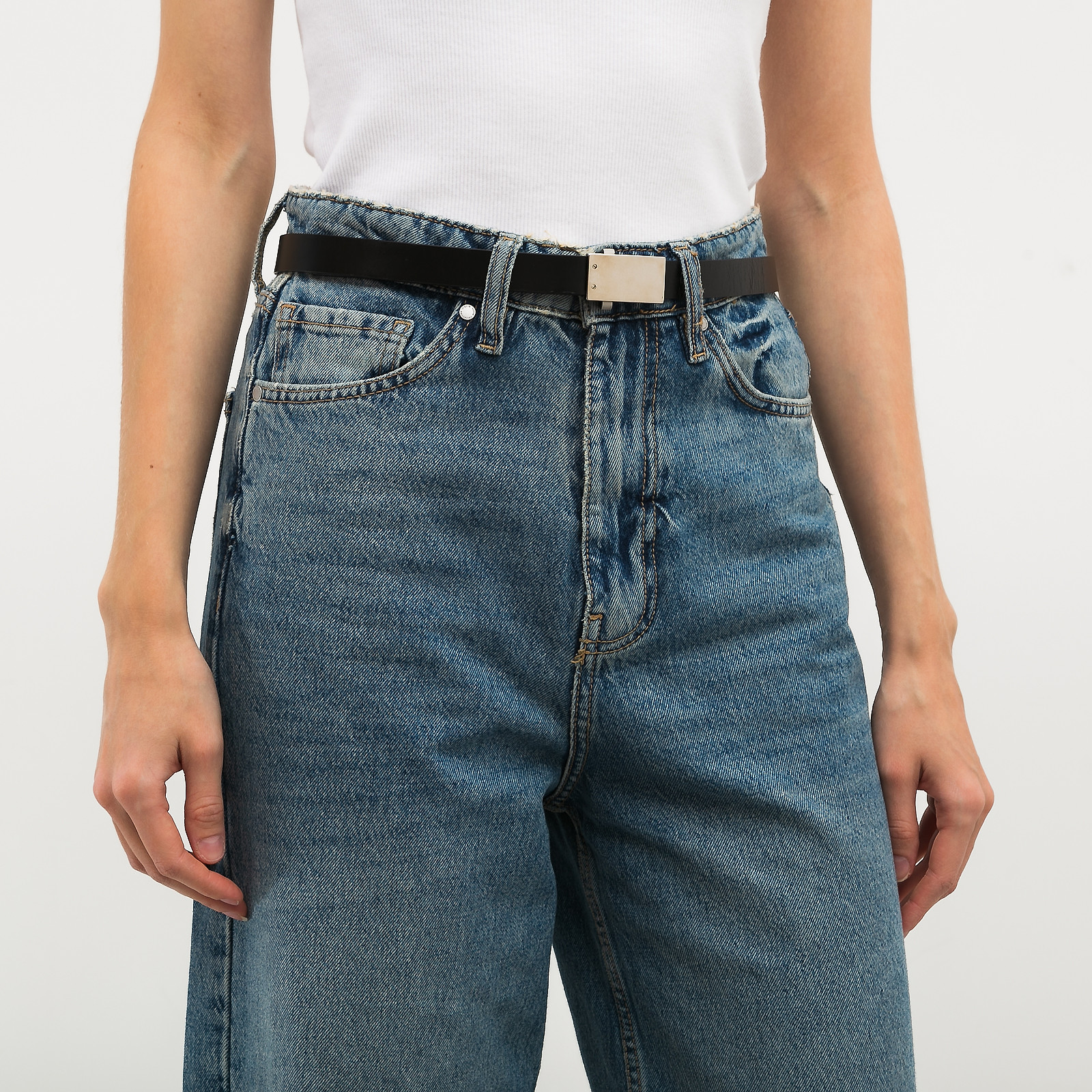 Ремень черного цвета Jil Sander - фото из каталога магазина брендовой одежды Second Friend Store Ремень Jil Sander - купить оригинал в секонд-хенде SFS - 2