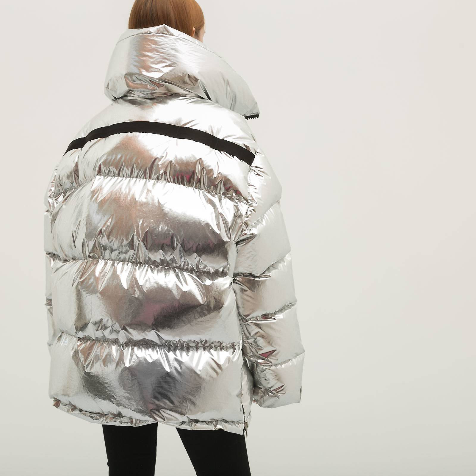 Пуховик серебряного цвета Calvin Klein 205W39NYC - фото из каталога магазина брендовой одежды Second Friend Store Пуховик Calvin Klein 205W39NYC - купить оригинал в секонд-хенде SFS - 3