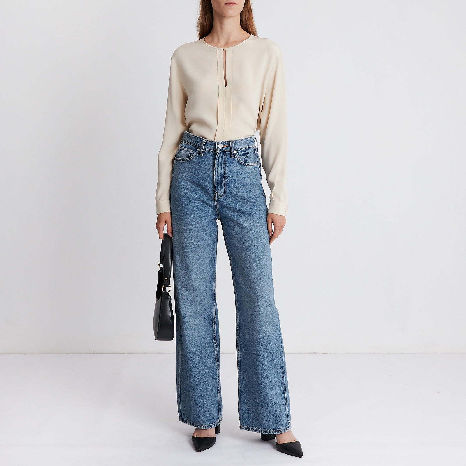 Блузка бежевого цвета Loro Piana - фото из каталога магазина брендовой одежды Second Friend Store Блузка Loro Piana - купить оригинал в секонд-хенде SFS - 2