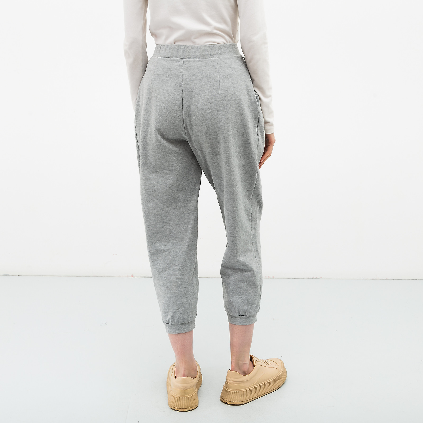 Брюки S7 x серого цвета Ruban - фото из каталога магазина брендовой одежды Second Friend Store Брюки S7 x Ruban - купить оригинал в секонд-хенде SFS - 3