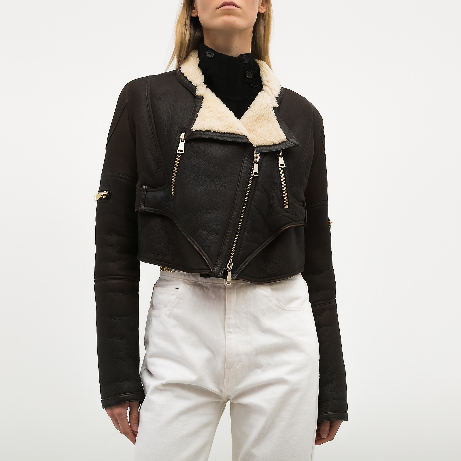 Пальто коричневого цвета Givenchy - фото из каталога магазина брендовой одежды Second Friend Store Пальто Givenchy - купить оригинал в секонд-хенде SFS - 1