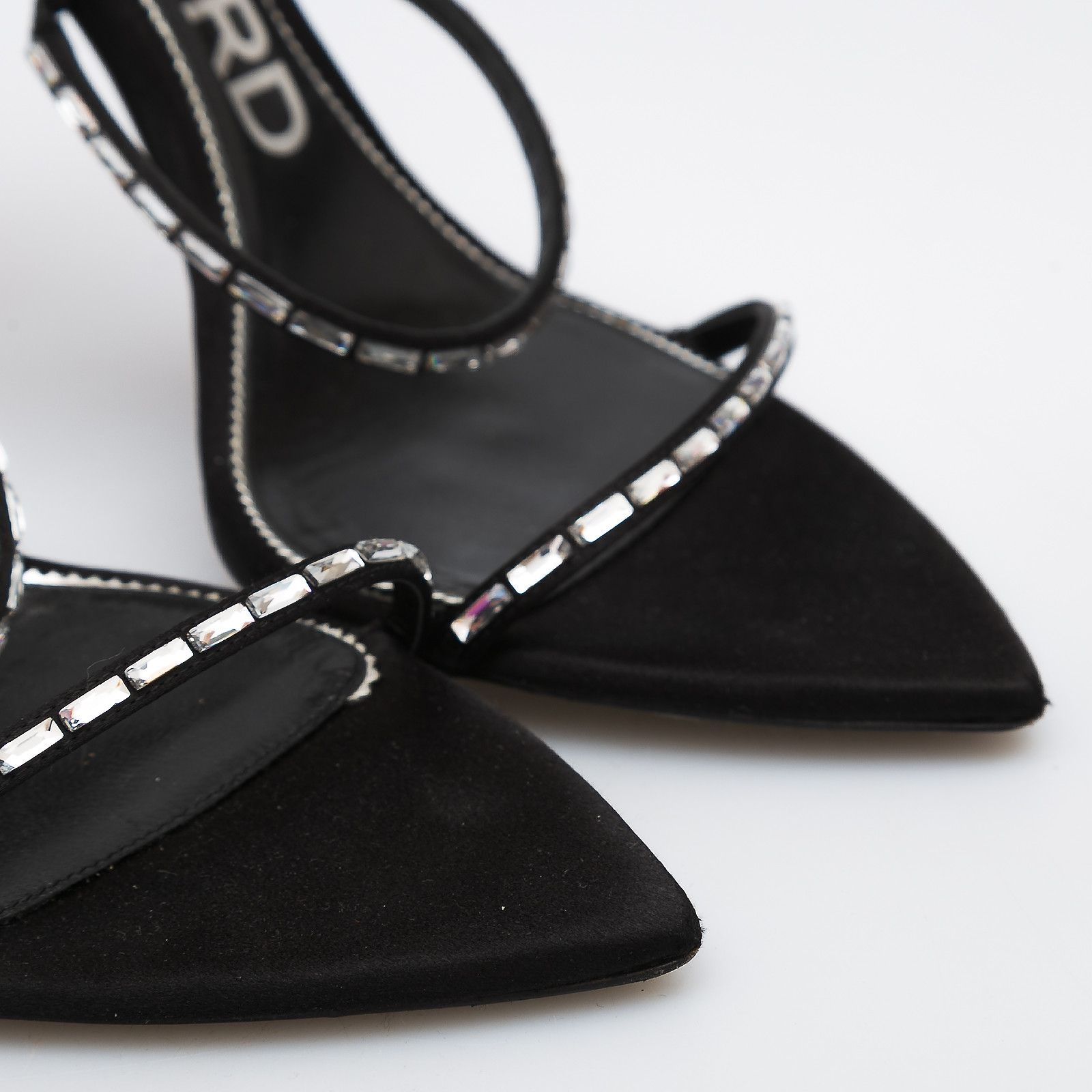 Босоножки  черного цвета Tom Ford - фото из каталога магазина брендовой одежды Second Friend Store Босоножки Tom Ford - купить оригинал в секонд-хенде SFS - 4