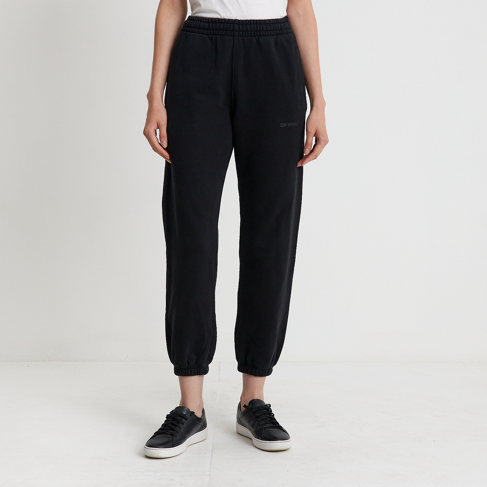 Брюки черного цвета Off-White - фото из каталога магазина брендовой одежды Second Friend Store Брюки Off-White - купить оригинал в секонд-хенде SFS - 1