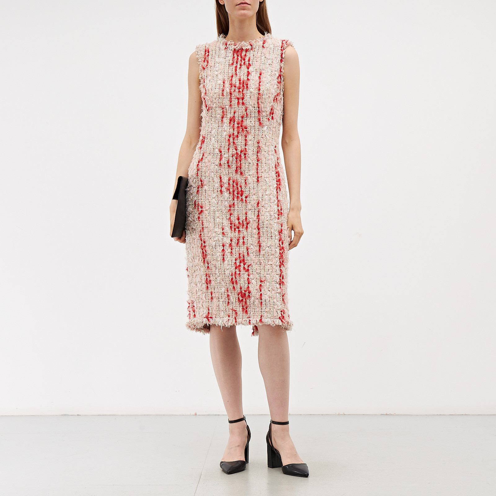 Платье белого цвета Alexander McQueen - фото из каталога магазина брендовой одежды Second Friend Store Платье Alexander McQueen - купить оригинал в секонд-хенде SFS - 2