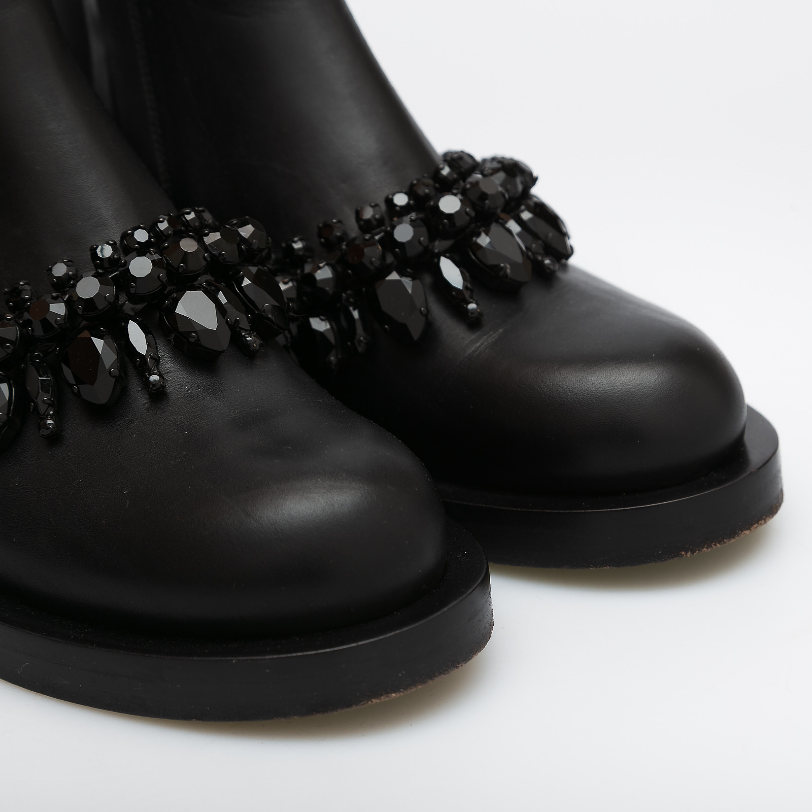 Ботинки черного цвета Givenchy - фото из каталога магазина брендовой одежды Second Friend Store Ботинки Givenchy - купить оригинал в секонд-хенде SFS - 4