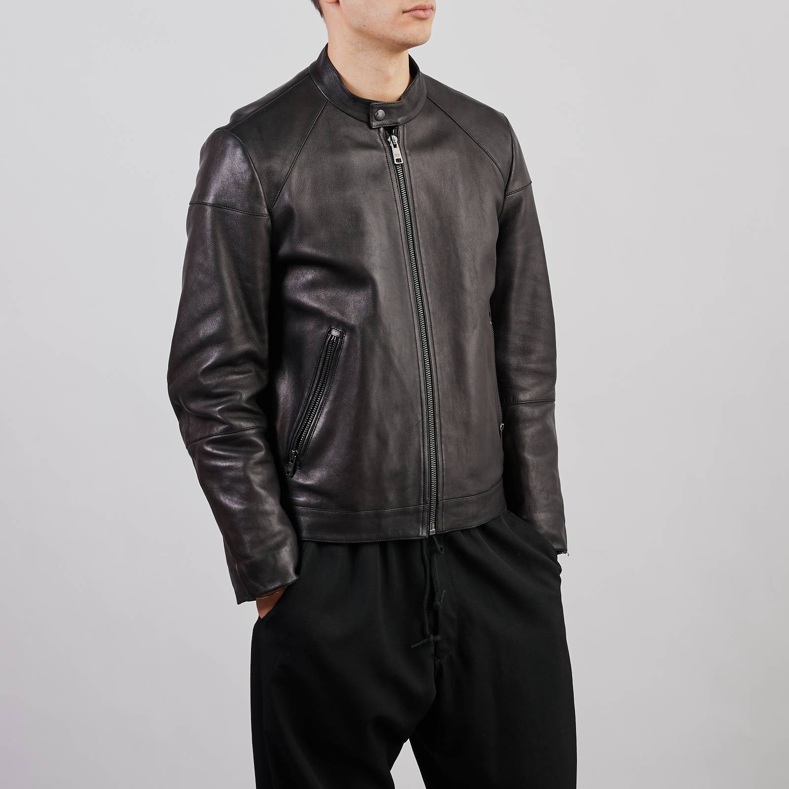 Кожаная куртка Prada - купить оригинал в секонд-хенде SFS