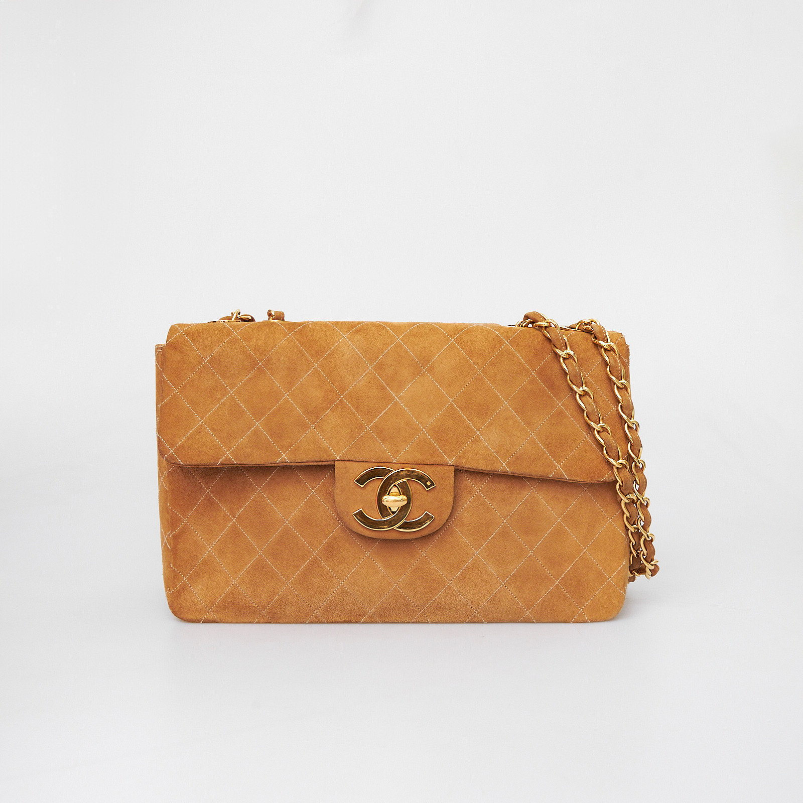 Сумка бежевого цвета Chanel - фото из каталога магазина брендовой одежды Second Friend Store Сумка Chanel - купить оригинал в секонд-хенде SFS - 1