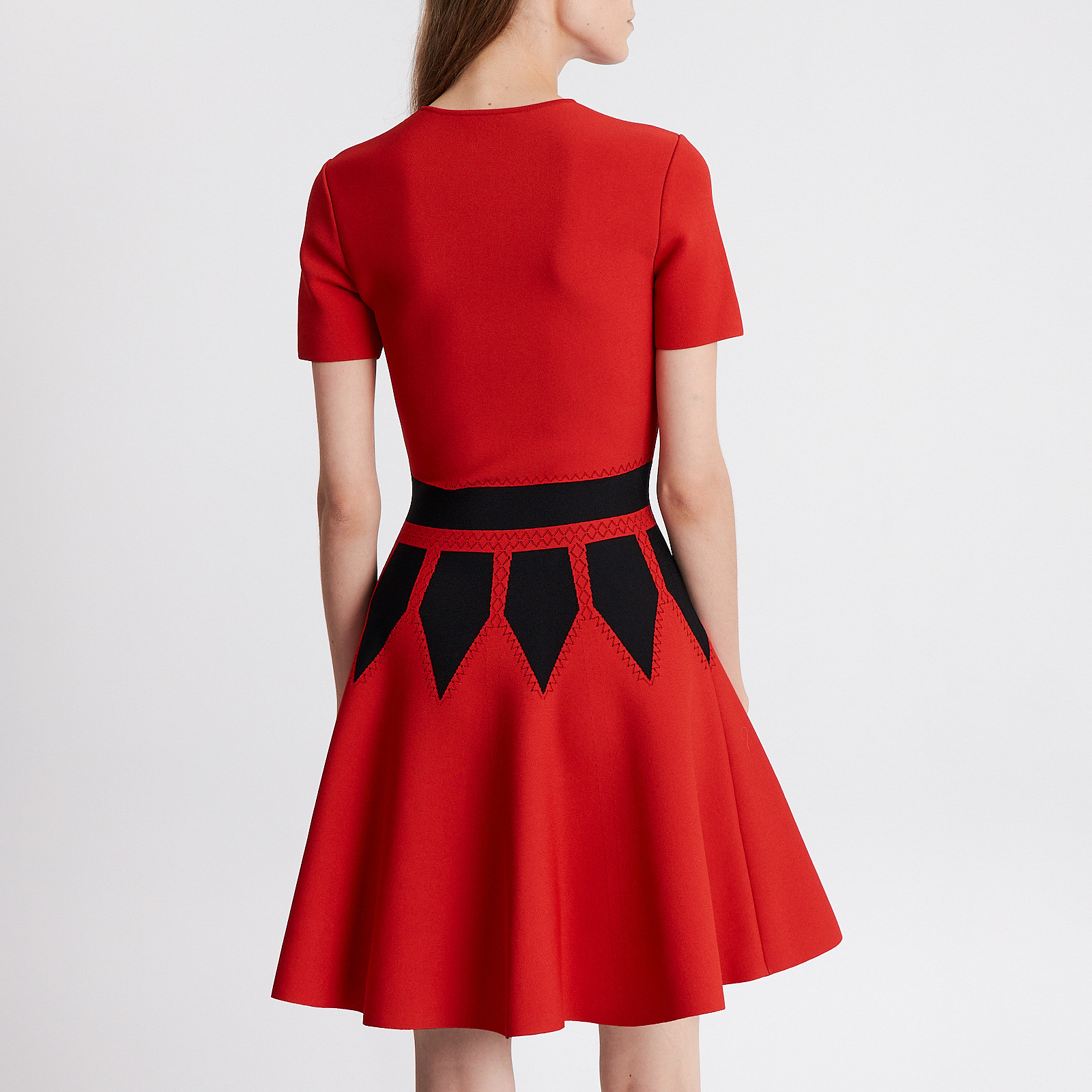 Платье красного цвета Alexander McQueen - фото из каталога магазина брендовой одежды Second Friend Store Платье Alexander McQueen - купить оригинал в секонд-хенде SFS - 3