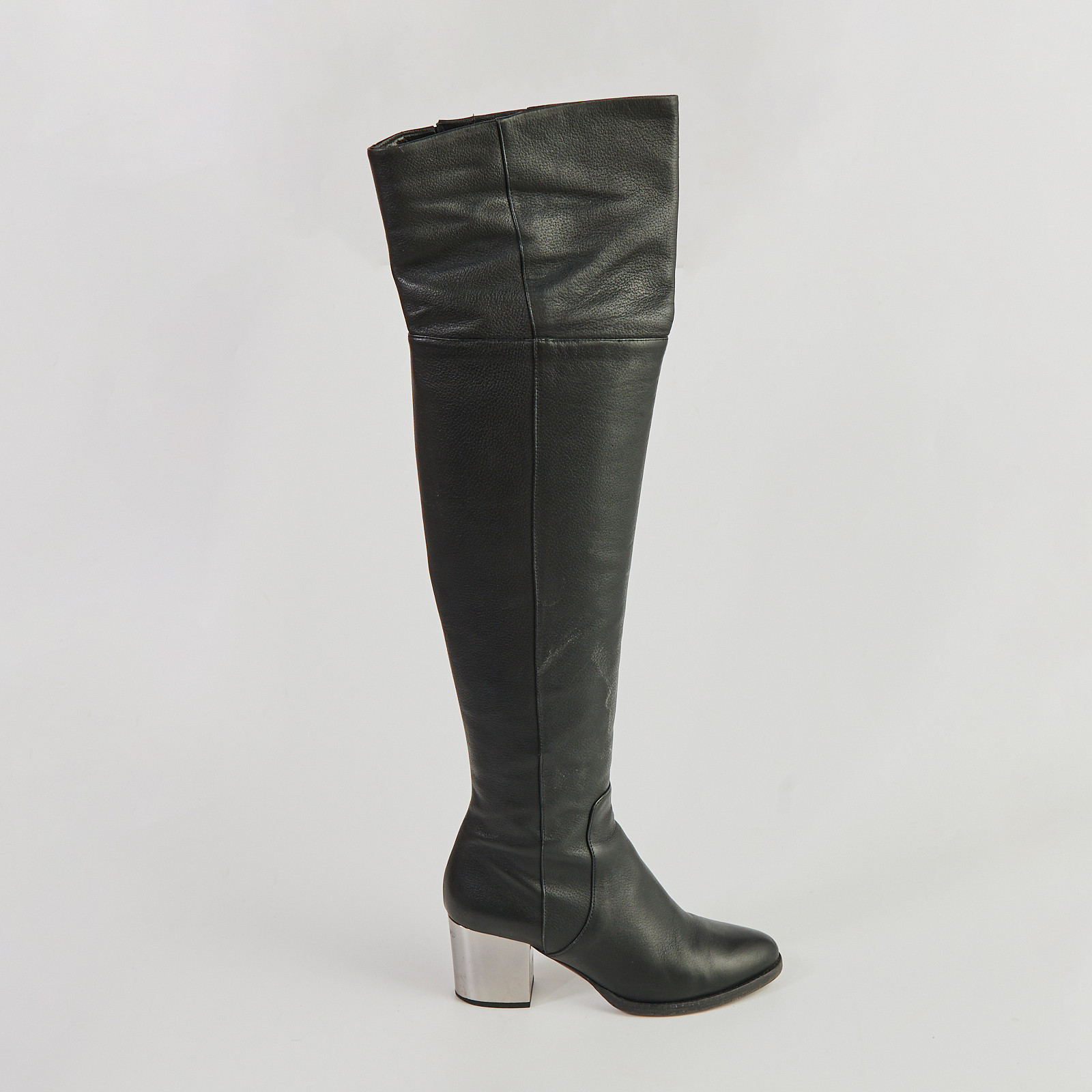 Сапоги черного цвета Jimmy Choo - фото из каталога магазина брендовой одежды Second Friend Store Сапоги Jimmy Choo - купить оригинал в секонд-хенде SFS - 1