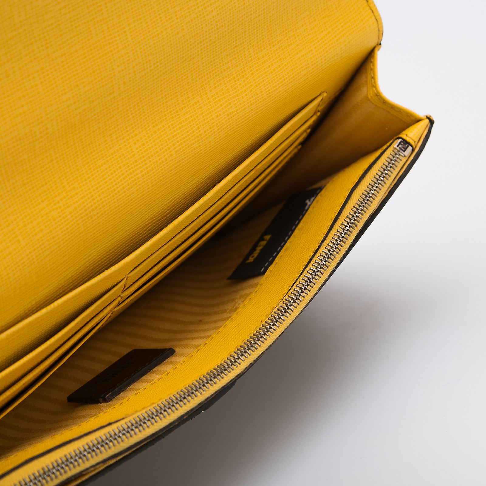 Клатч Fendi - купить оригинал в секонд-хенде SFS - 6