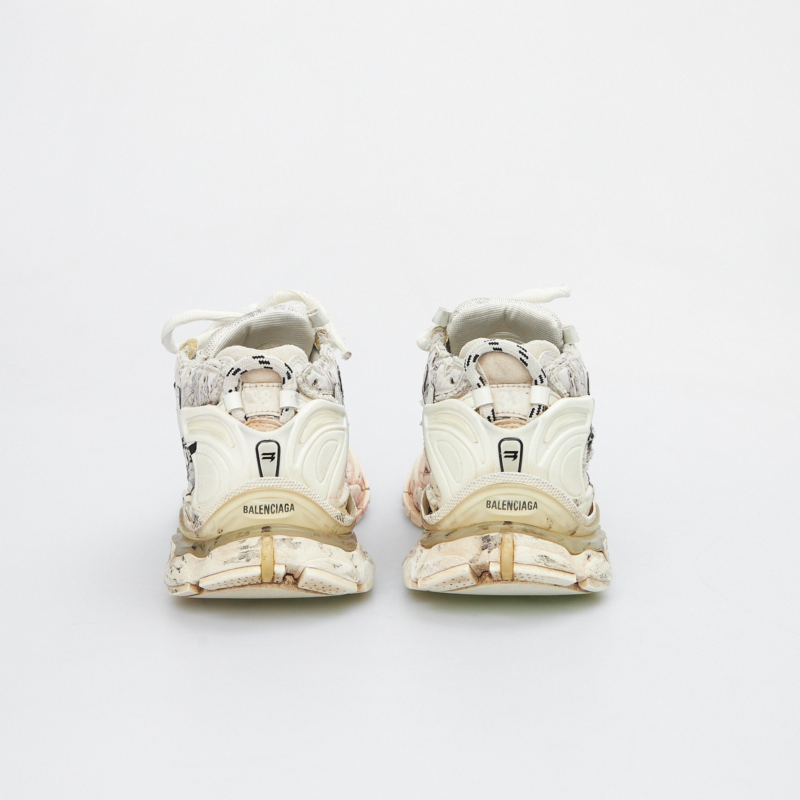 Кроссовки белого цвета Balenciaga - фото из каталога магазина брендовой одежды Second Friend Store Кроссовки Balenciaga - купить оригинал в секонд-хенде SFS - 3