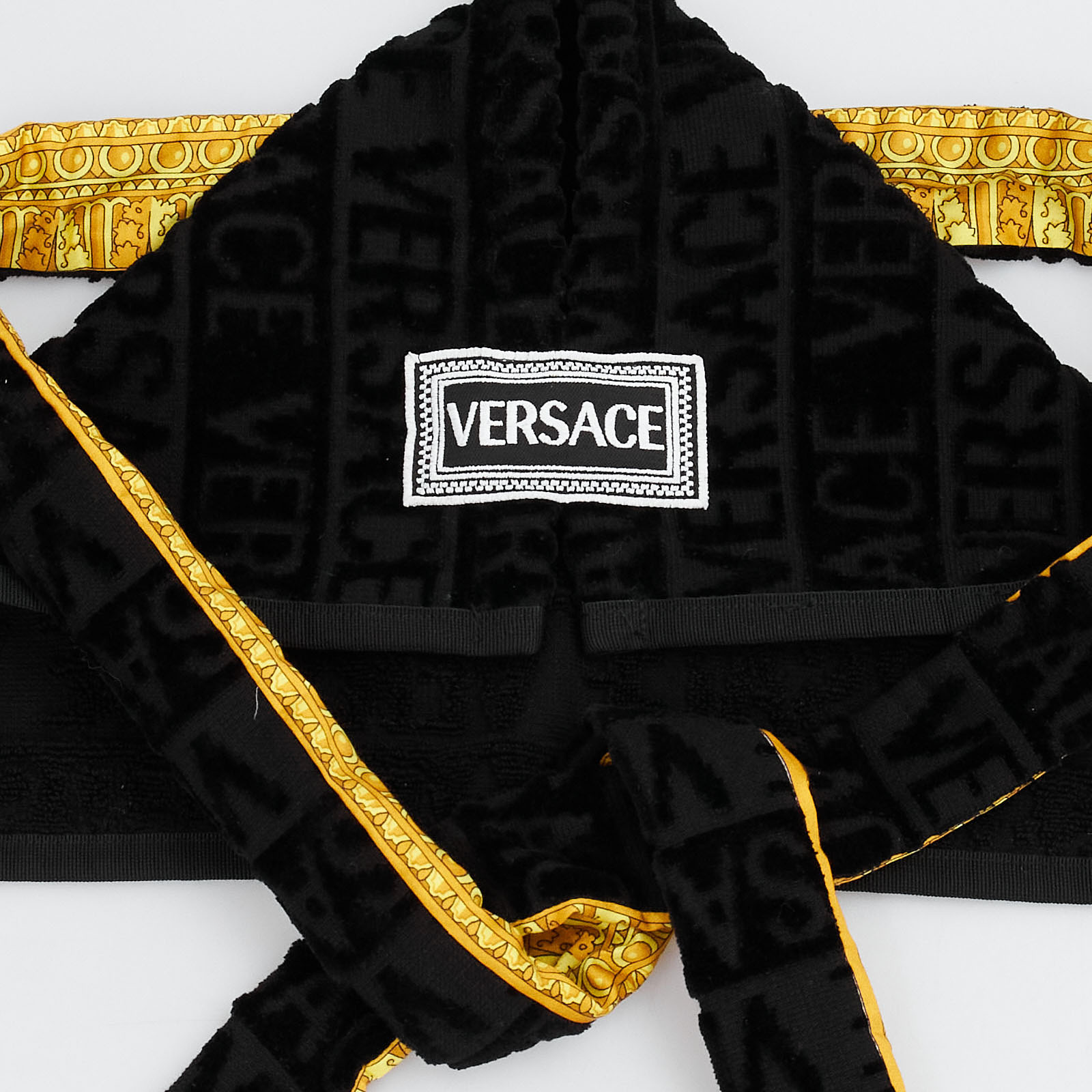 Халат для собаки черного цвета Versace - фото из каталога магазина брендовой одежды Second Friend Store Халат для собаки Versace - купить оригинал в секонд-хенде SFS - 3