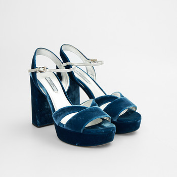 Босоножки Prada