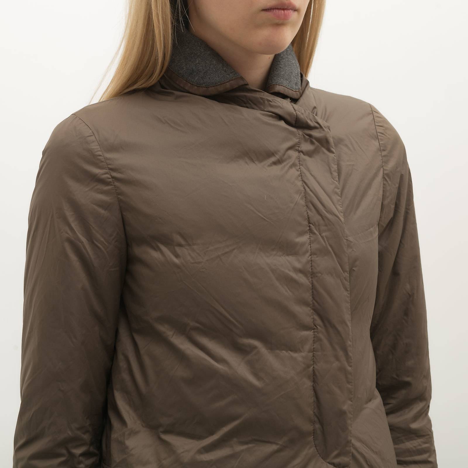 Пуховик серого цвета Brunello Cucinelli - фото из каталога магазина брендовой одежды Second Friend Store Пуховик Brunello Cucinelli - купить оригинал в секонд-хенде SFS - 4