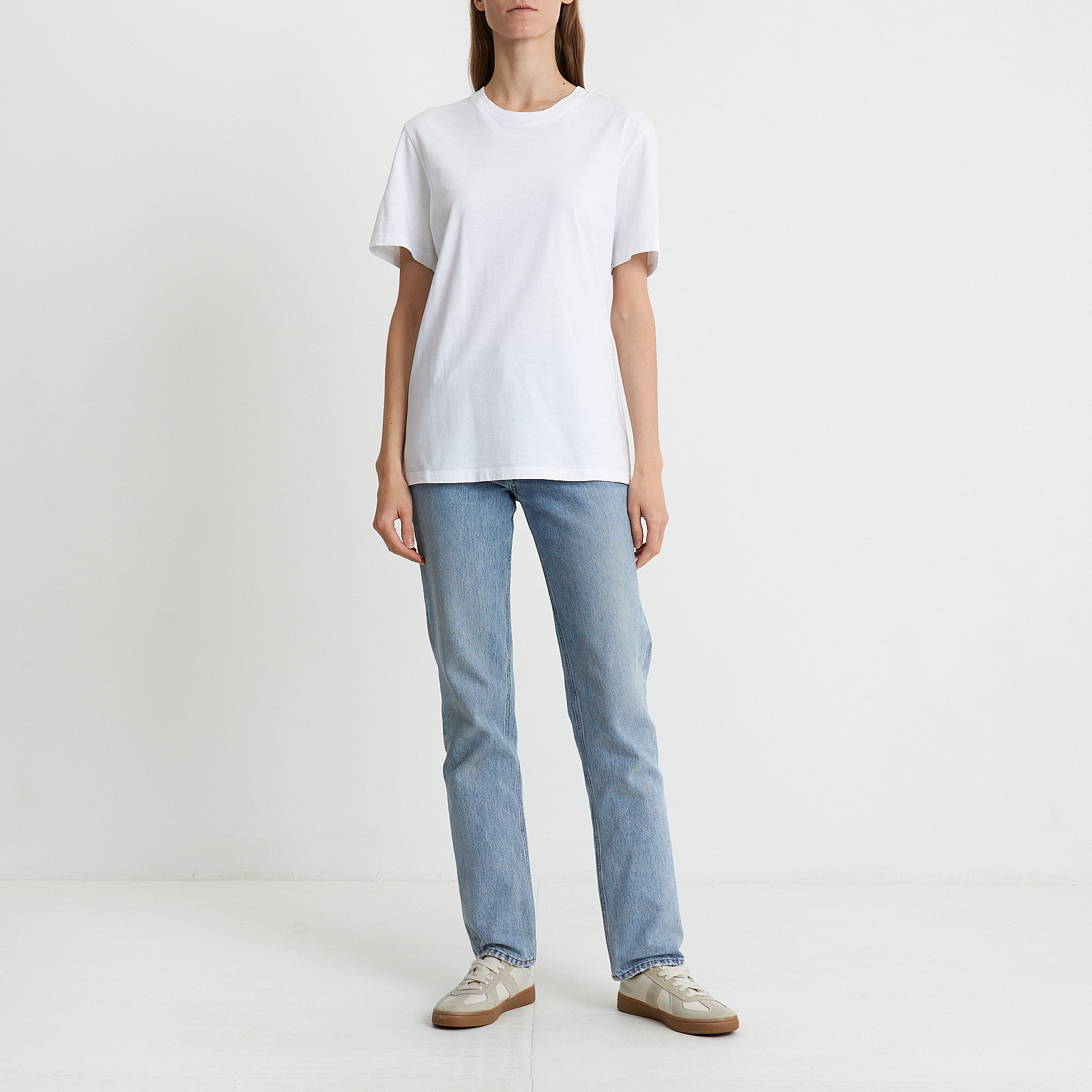 Футболка  белого цвета Maison Margiela - фото из каталога магазина брендовой одежды Second Friend Store Футболка Maison Margiela - купить оригинал в секонд-хенде SFS - 3