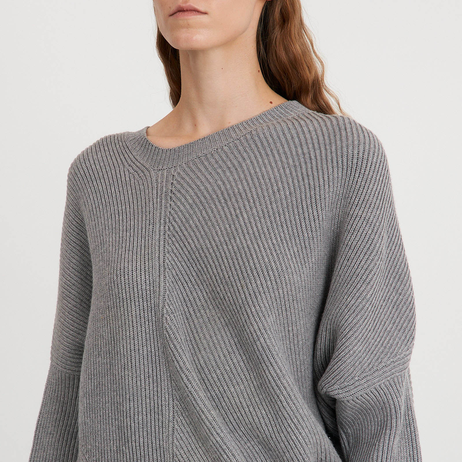 Свитер серого цвета Stella McCartney - фото из каталога магазина брендовой одежды Second Friend Store Свитер Stella McCartney - купить оригинал в секонд-хенде SFS - 4