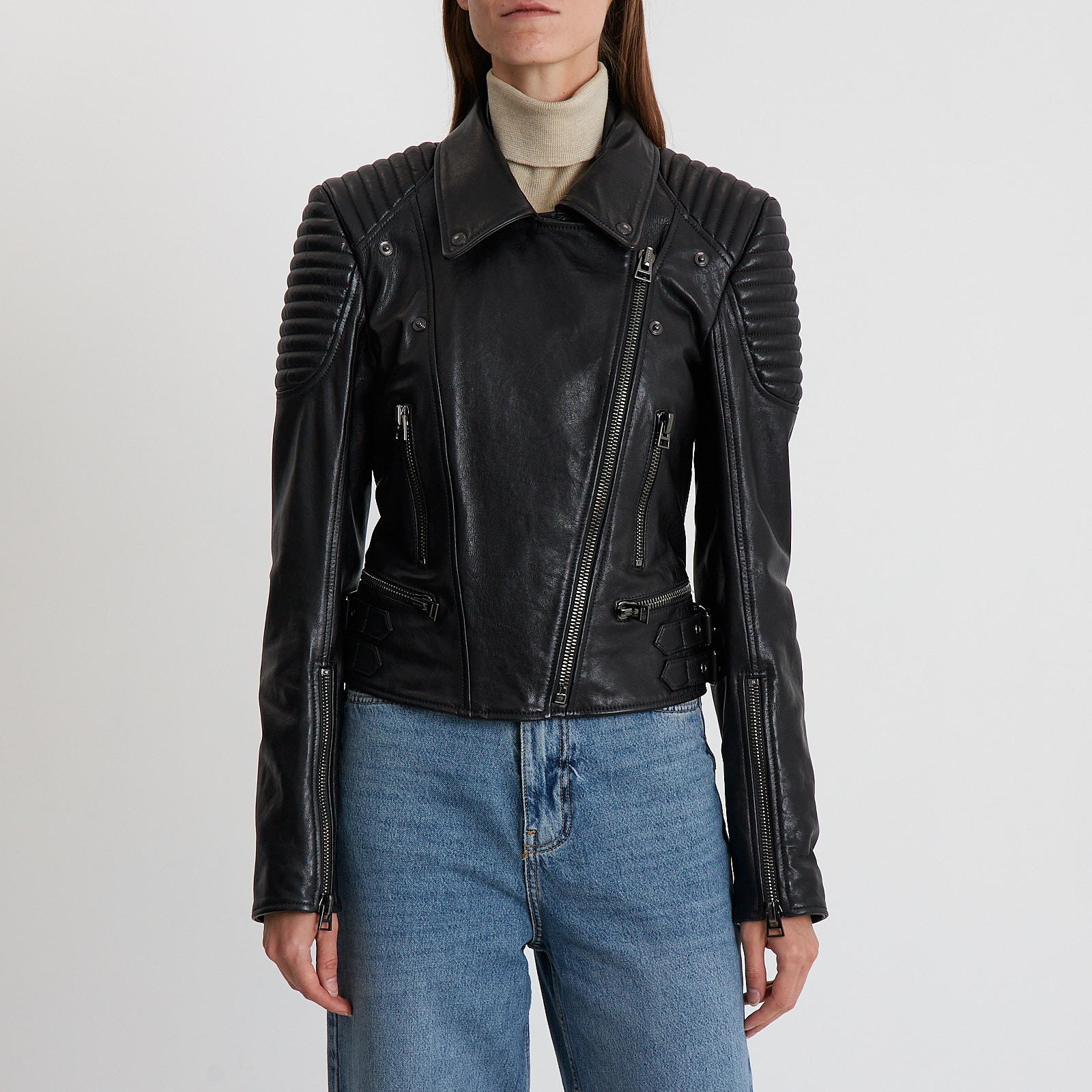 Куртка черного цвета Tom Ford - фото из каталога магазина брендовой одежды Second Friend Store Куртка Tom Ford - купить оригинал в секонд-хенде SFS - 1